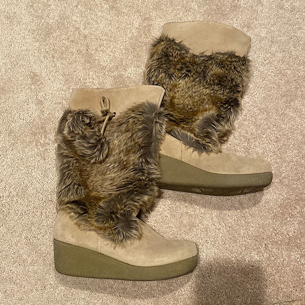 Report Ellie Boots